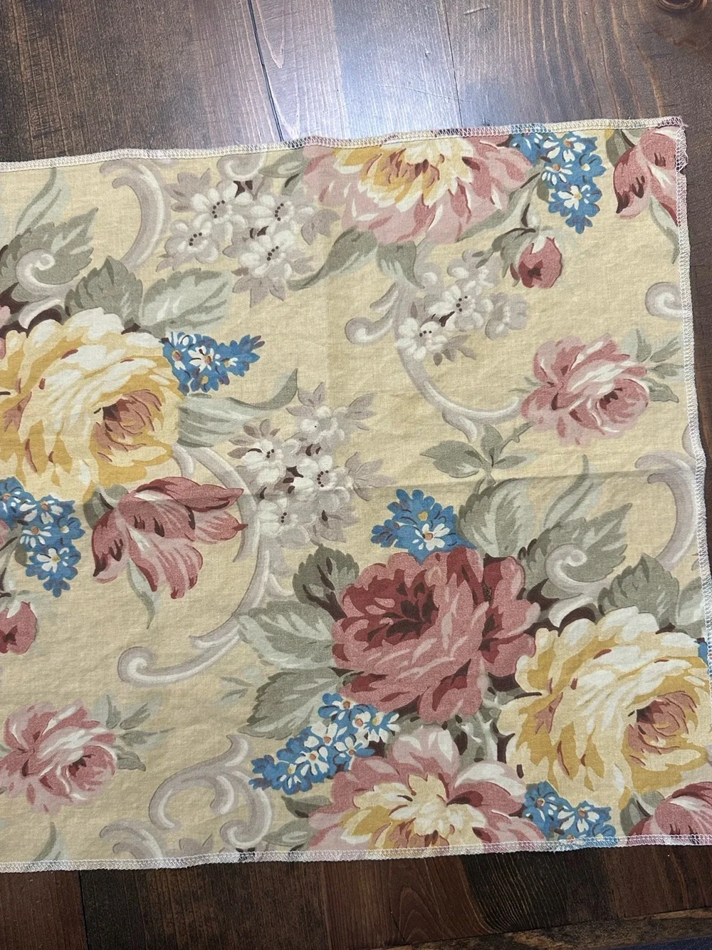 Vintage Floral Cloth Napkins Set of 6 Cottage Grandmillennial 16.5”